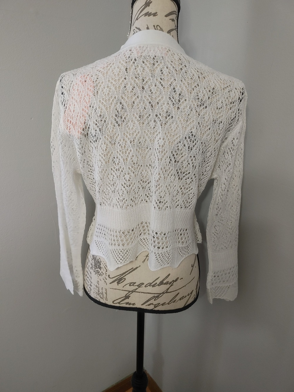 Women's Sweet Kizz White Openwork Tie-Front Knit Fairycore Cardigan 2 Available - Picture 3 of 12